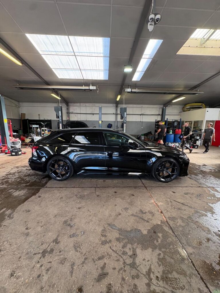 Audi RS6 Avant noire après nettoyage vapeur Steam Car au Luxembourg